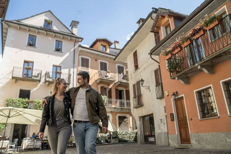 Spaziergang durch die Altstadt von Domodossola