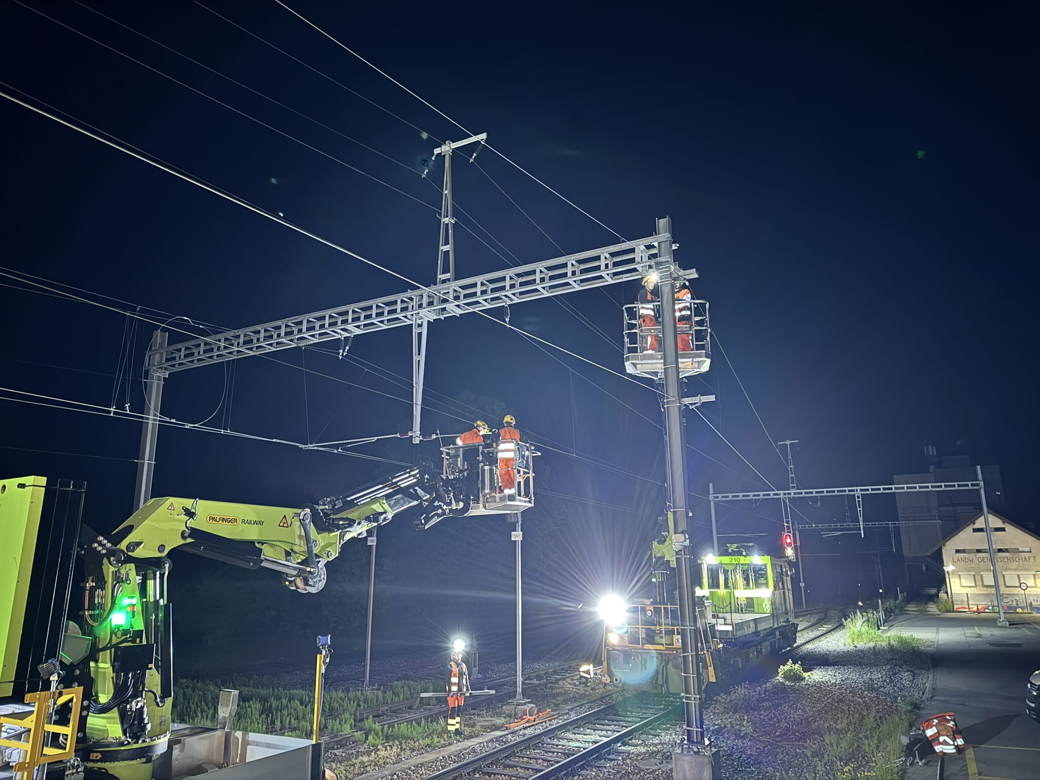 Arbeiten an der Fahrleitung 1