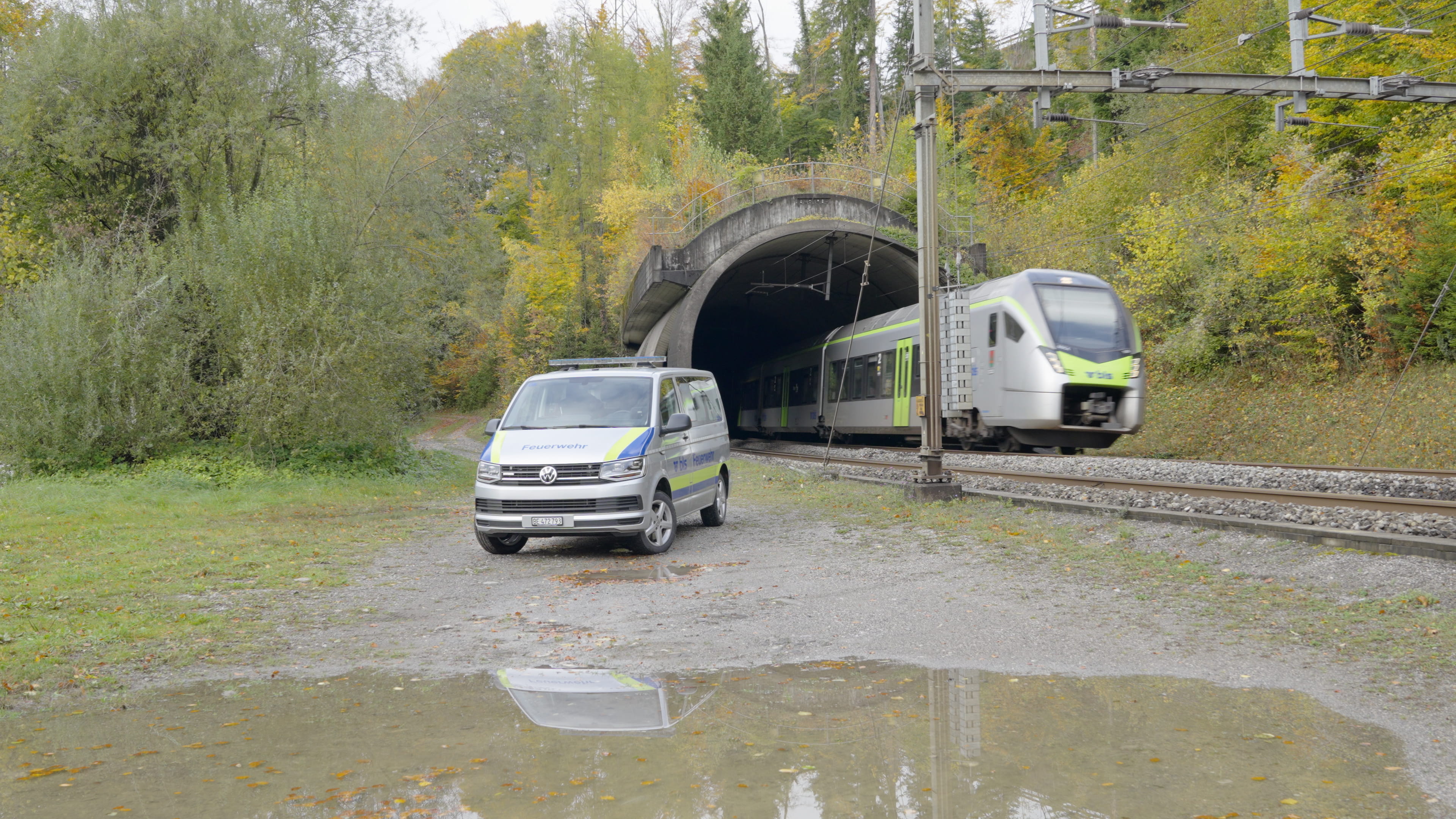 Einsatzfahrzeug und BLS-Zug