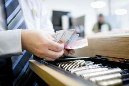 Dienstleistungen-Vor-der-Reise-Reisegeld