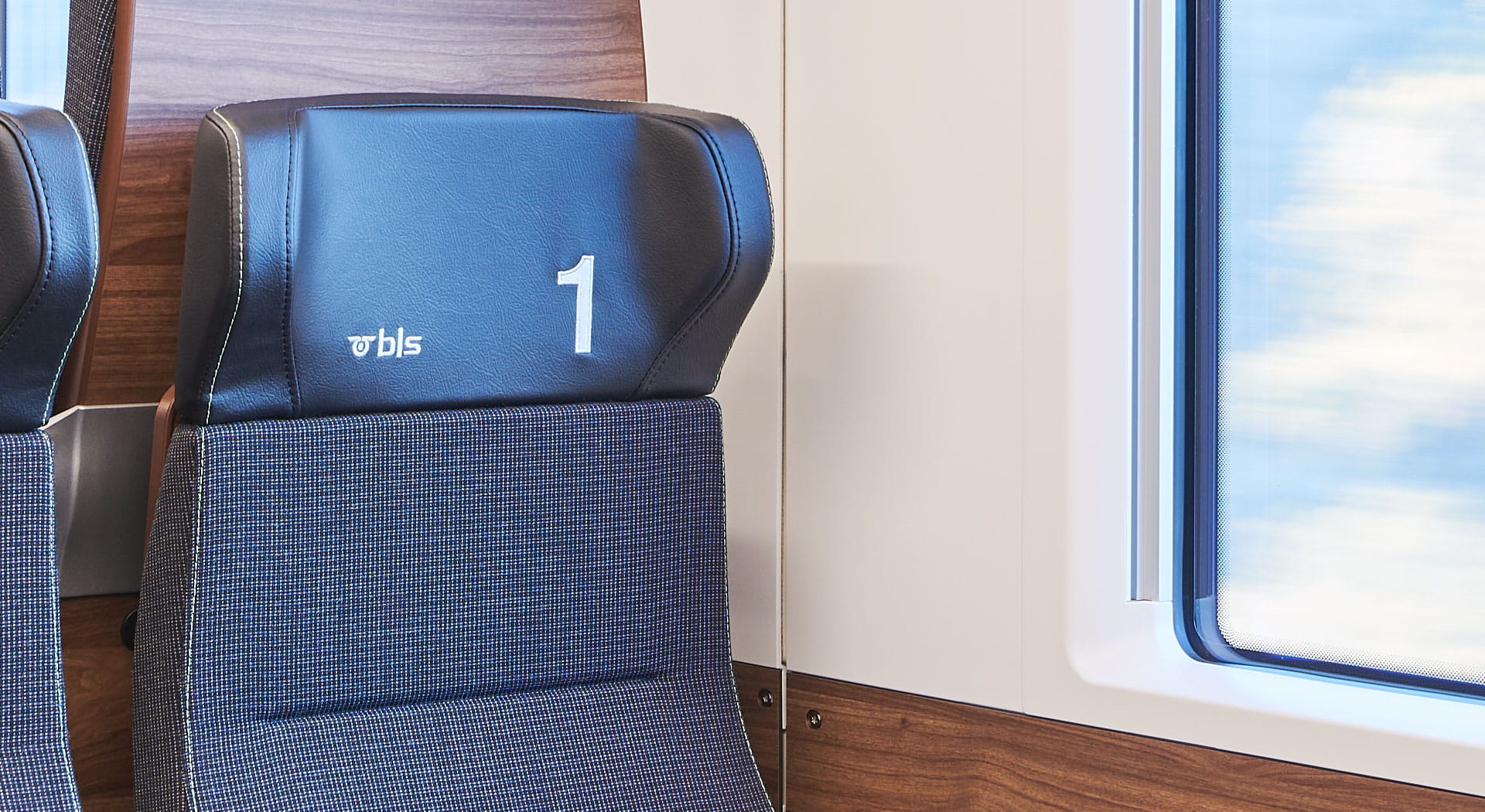 BLS MIKA Innenaufnahmen 1. Klasse