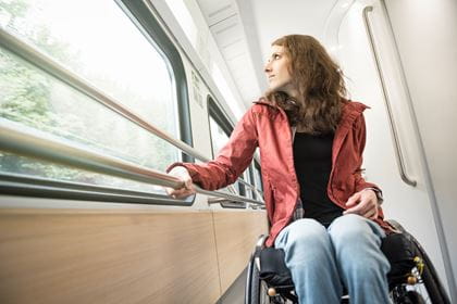 Reisende im Rollstuhl