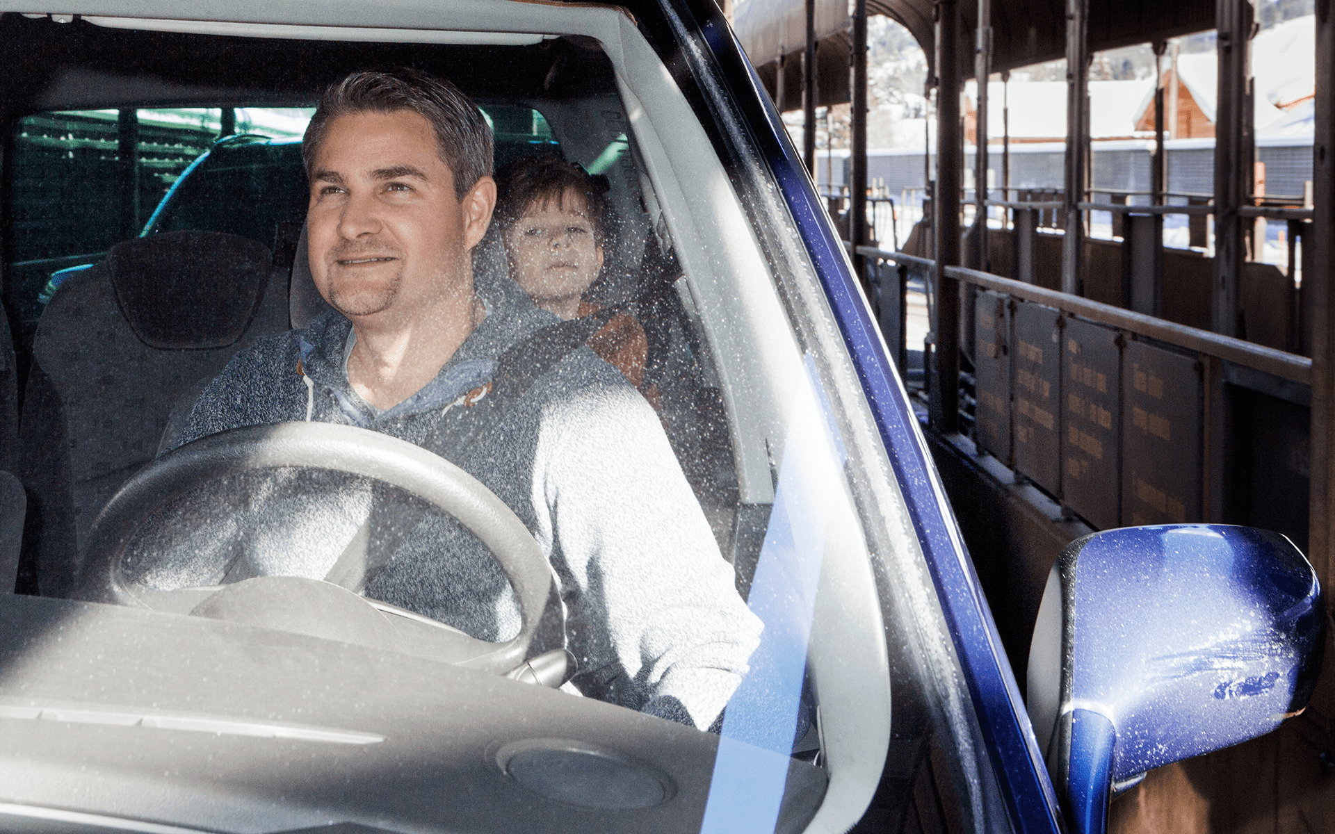 autoverlad-vater-kind