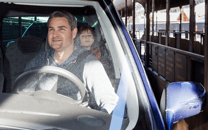 autoverlad-vater-kind