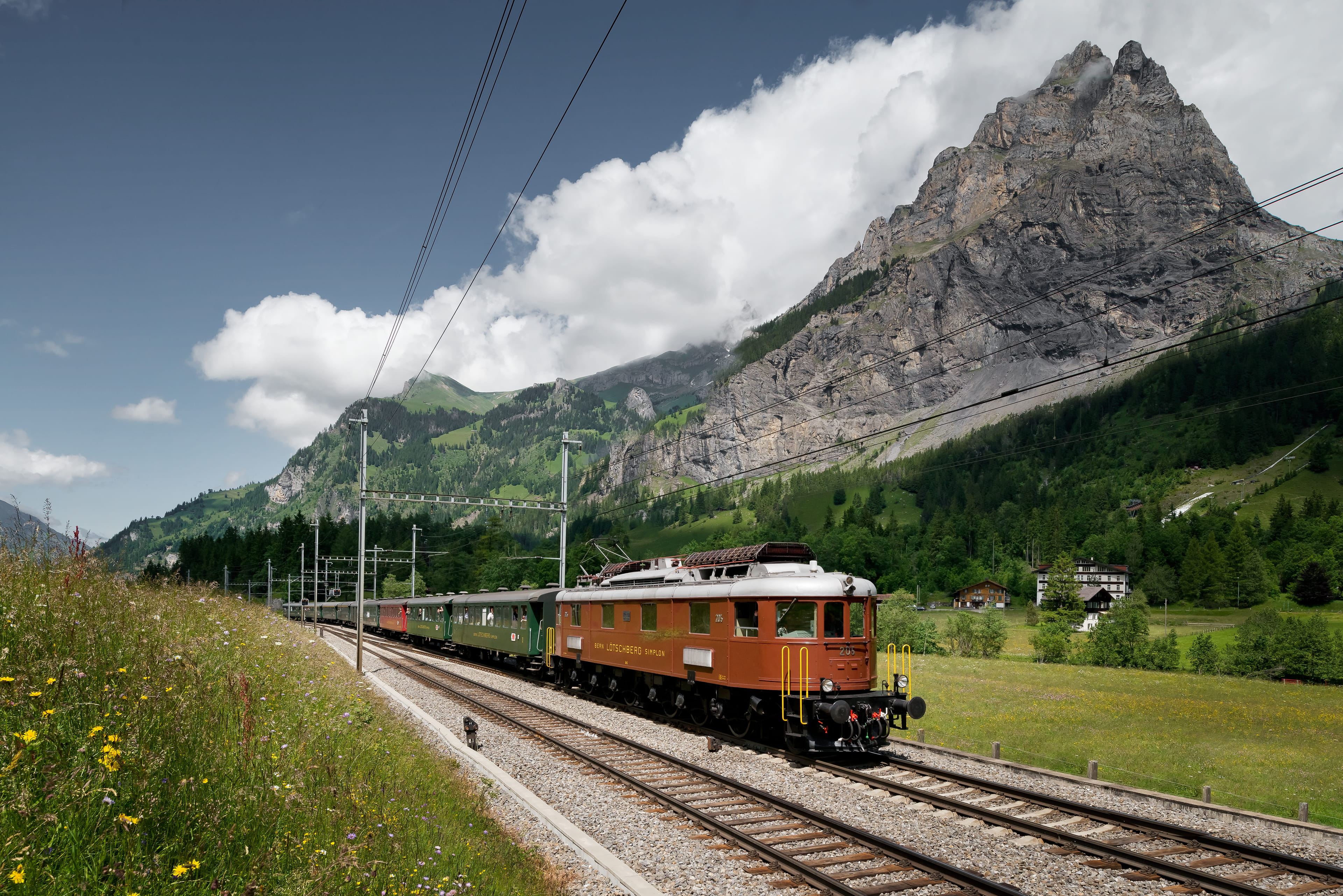 Historic vehicles - Ae015 Ae6/8 locomotive - charter & fleet