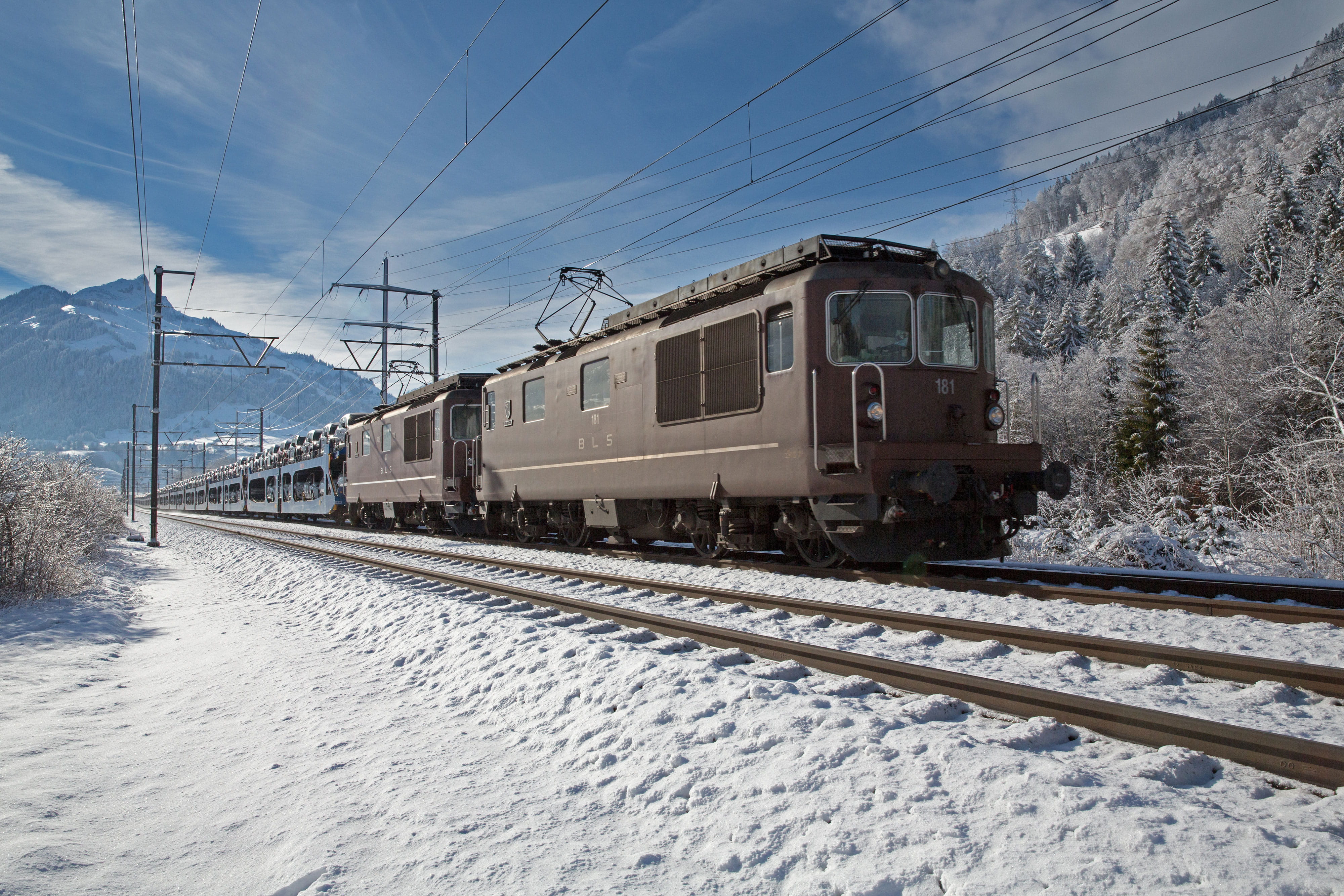 Charterzüge Re425 Lokomotive Charter & Flotte