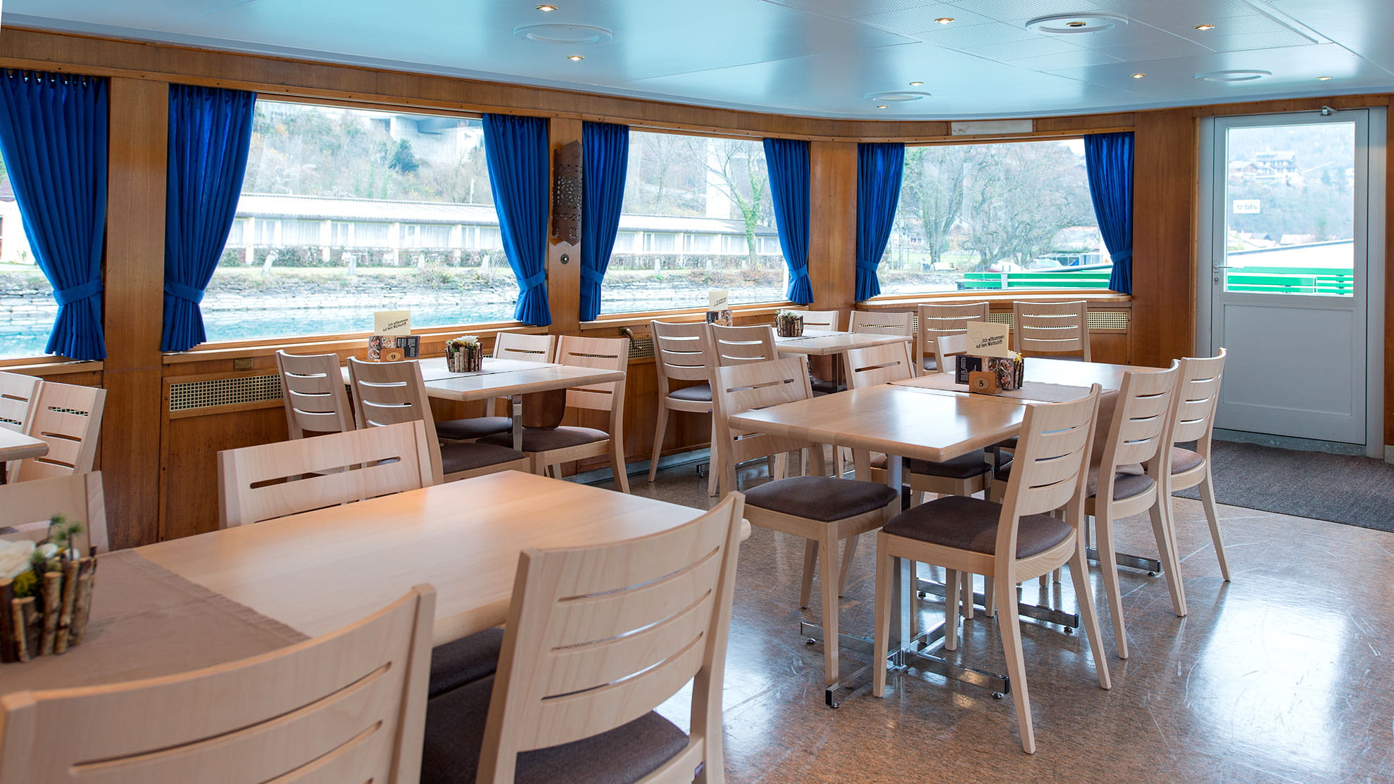 Motor vessel Interlaken − Boat Charter Lake Brienz BLS AG