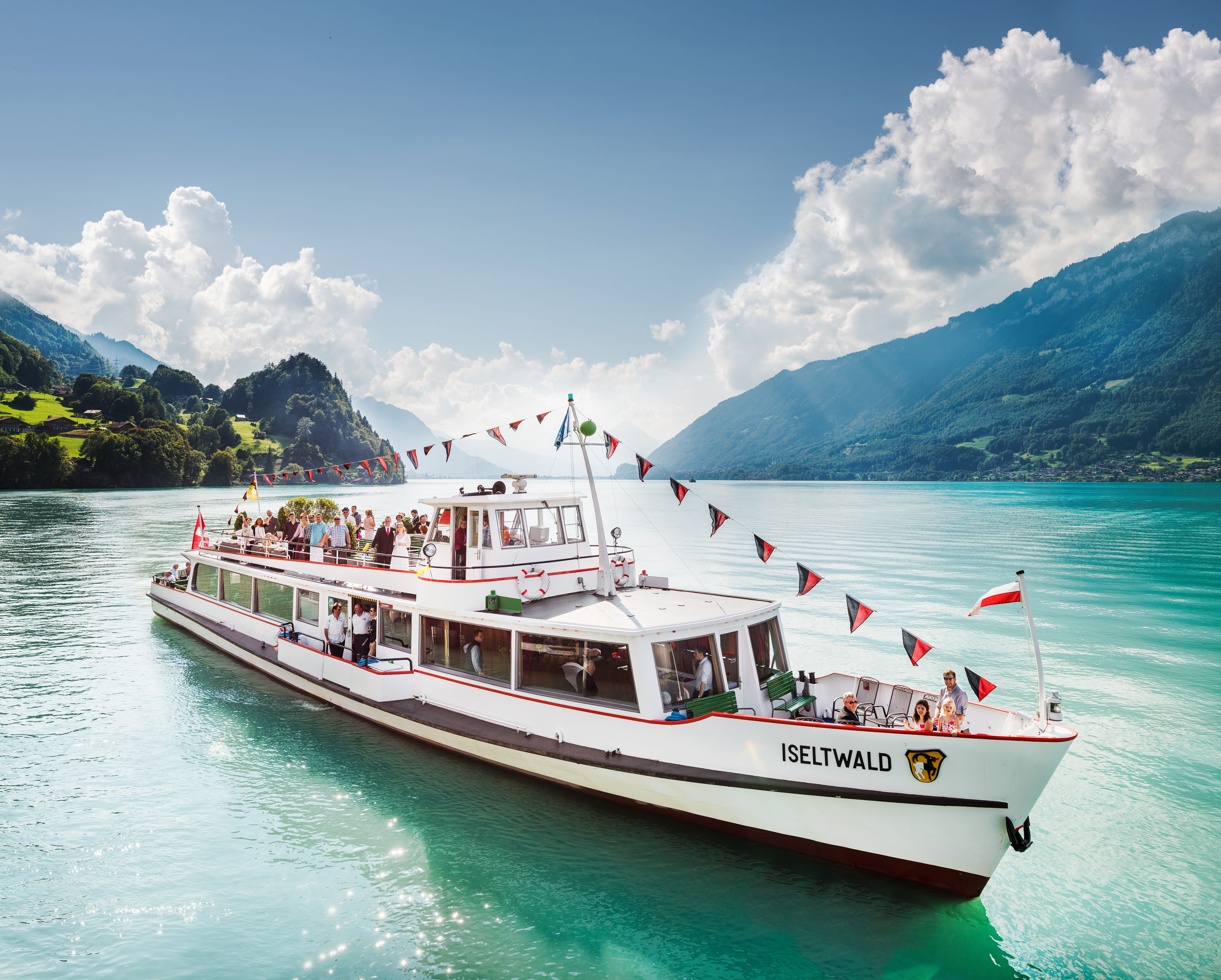 Motor vessel Iseltwald − Boat Charter Lake Brienz - BLS AG
