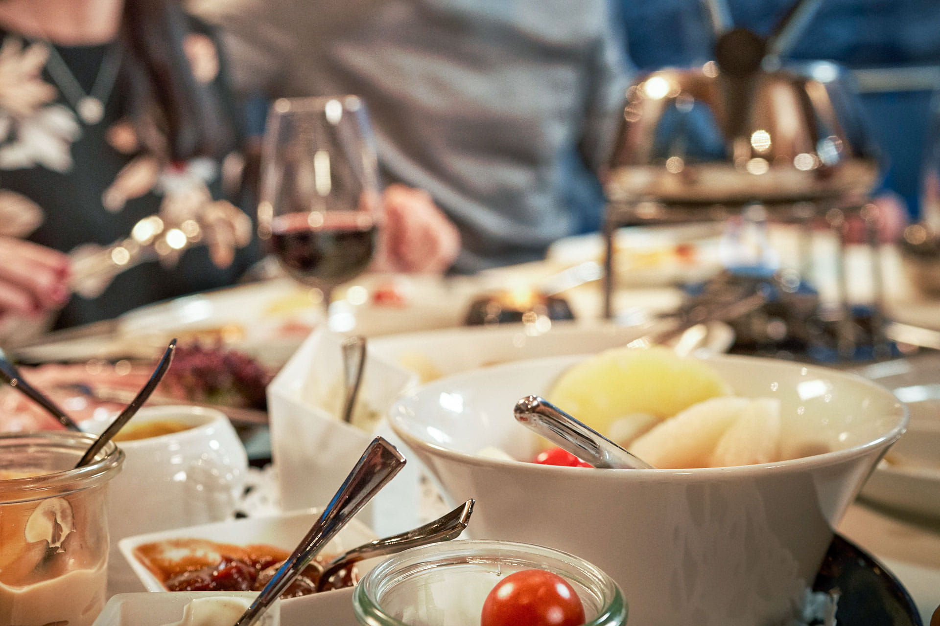 Fondue-Party auf dem Schiff