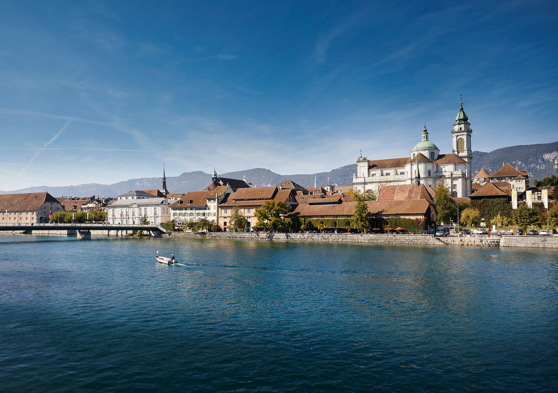 Altstadt Solothurn  und die Aare im Sommer ©Tino Zurbrügg