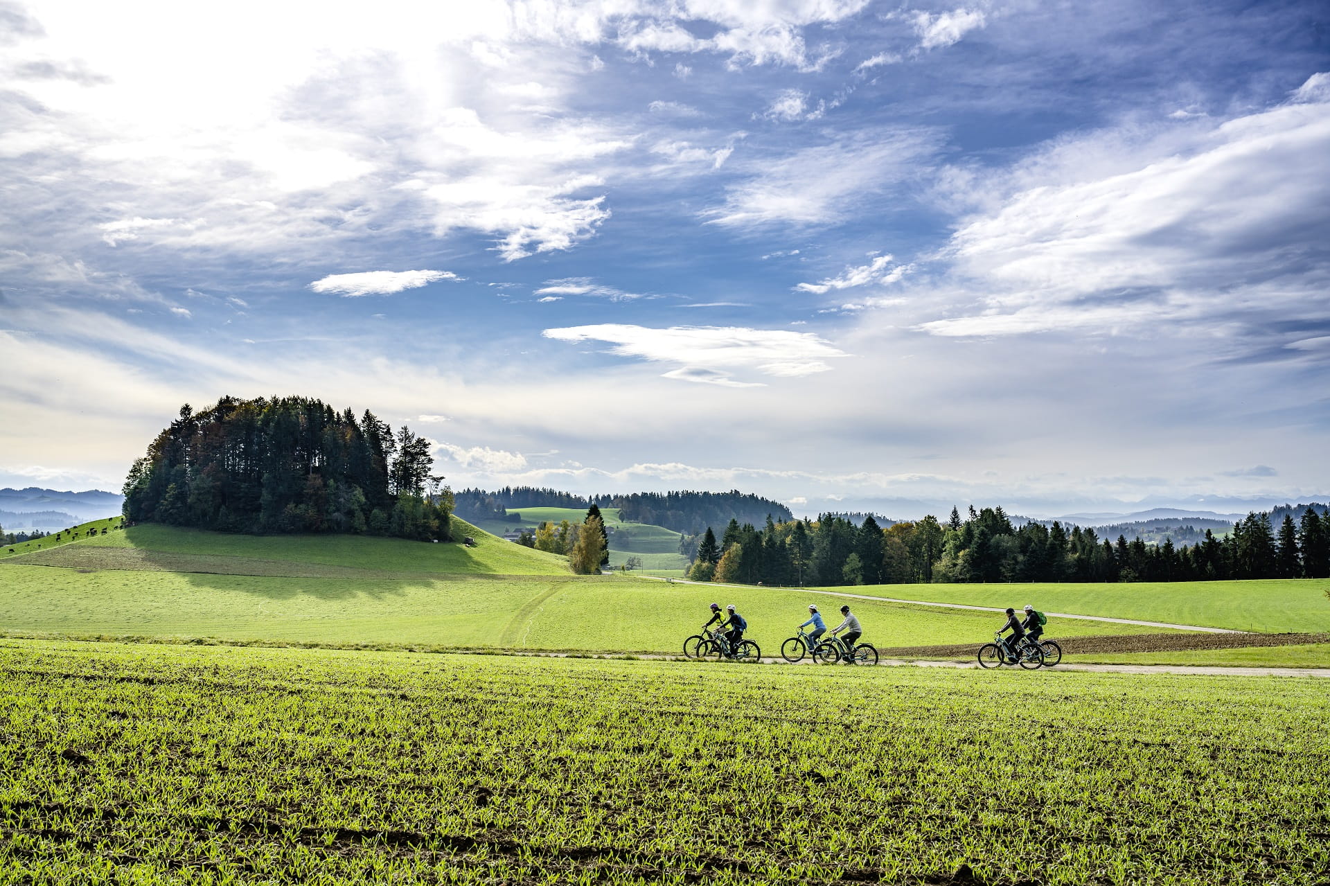 Kulinarische Frühlingstour - Mit den Flyern in idyllischer Landschaft unterwegs.