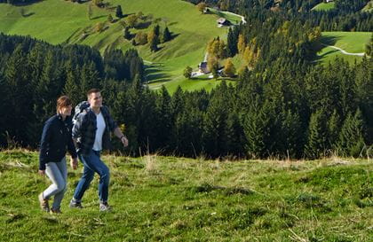 Wandern auf dem Themenweg Beat Feuz