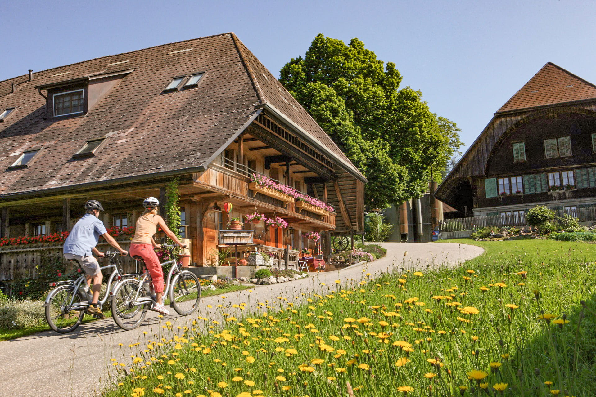 Dolce Vita auf dem E-Bike – Der Klassiker unter den Herzrouten-Etappen von Willisau nach Burgdorf führt Sie 63 Kilometer durch reizvolle Landschaften.