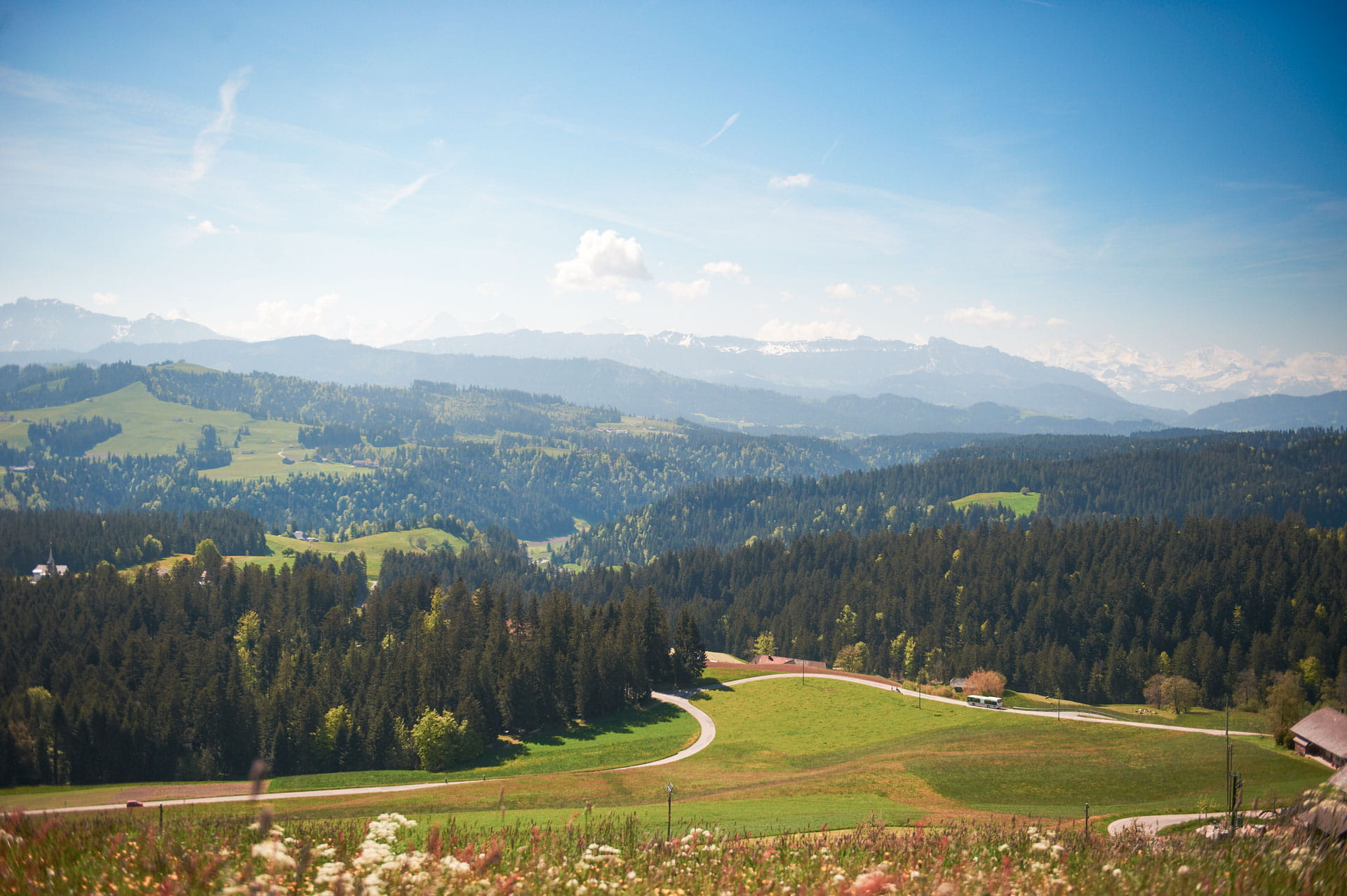 Wanderbus Chuderhüsi - Aussicht über die schöne Emmentaler Landschaft. 