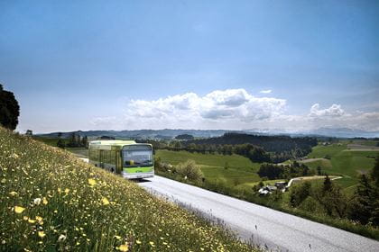 Der BLS Wanderbus auf der Fahrt durchs schöne Emmental.