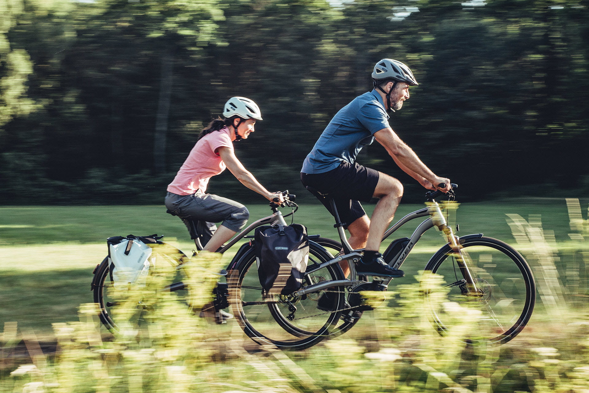 Ein Paar geniesst das Willisau E-Bike Gourmetplausch Wiggertal.