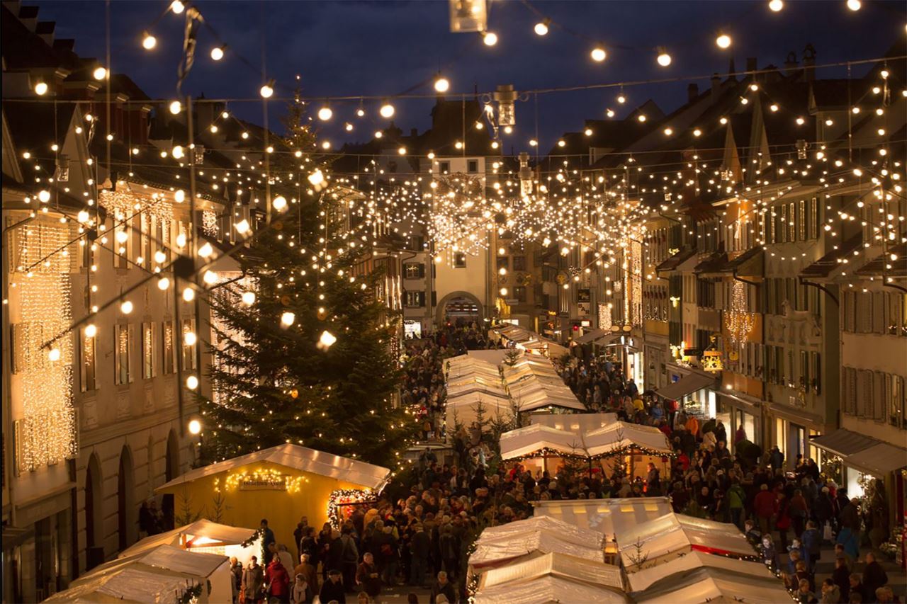 Weihnachtsmarkt von Domodossola Ausflüge mit dem Zug