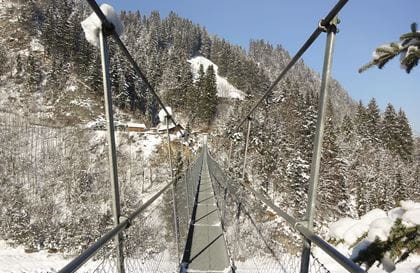 Blick auf der Hängebrücke Hohstalden 