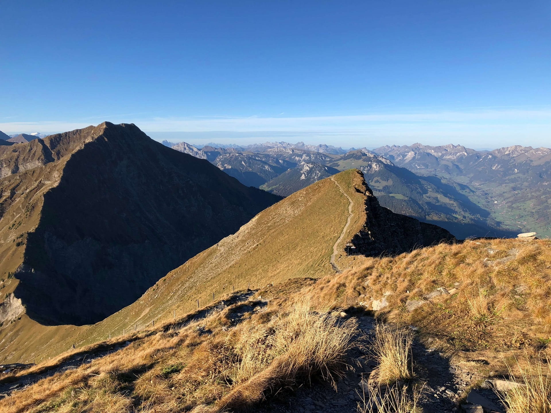 Start der Panoramawanderung Niesen-Diemtigtal
