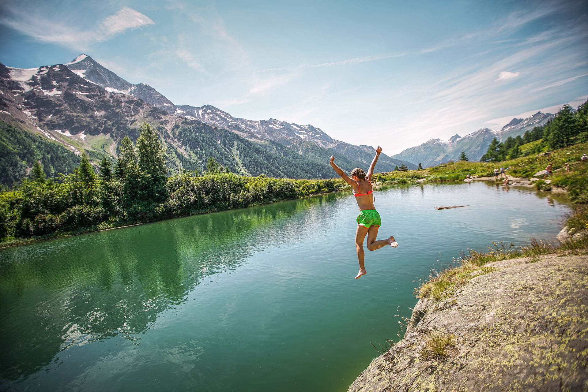 Sprung in den Schwarzsee 