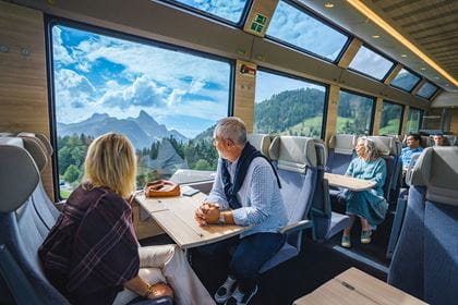 Blick aus dem Panoramafenster des GoldenPass Express Montreux–Interlaken