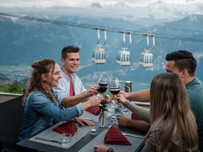 Kulinarik am Niederhorn Terrasse