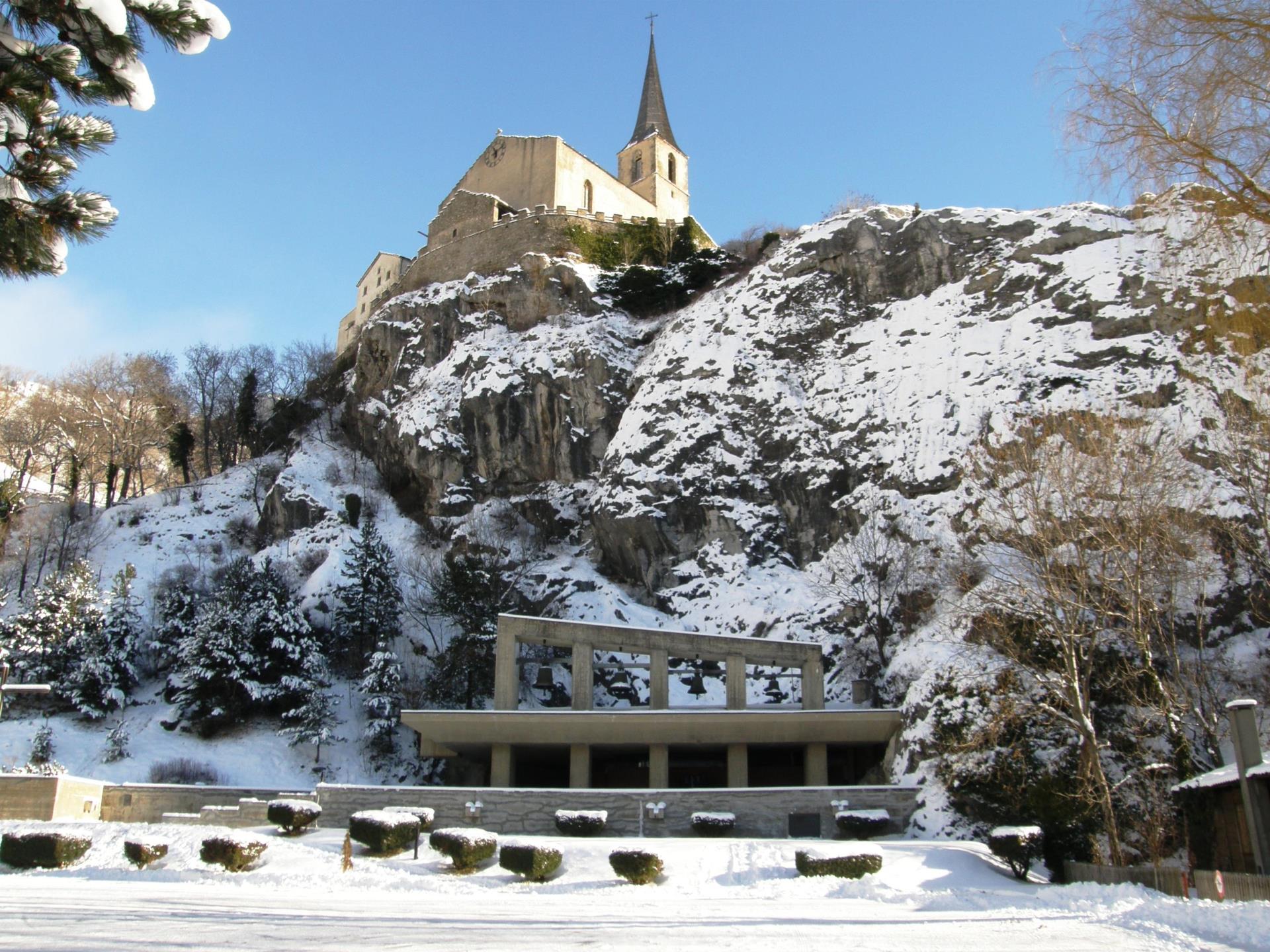 Die Gestelnbur war während 200 Jahren Wohnort der Freiherren von Turn, einem Walliser Feudalgeschlecht.
