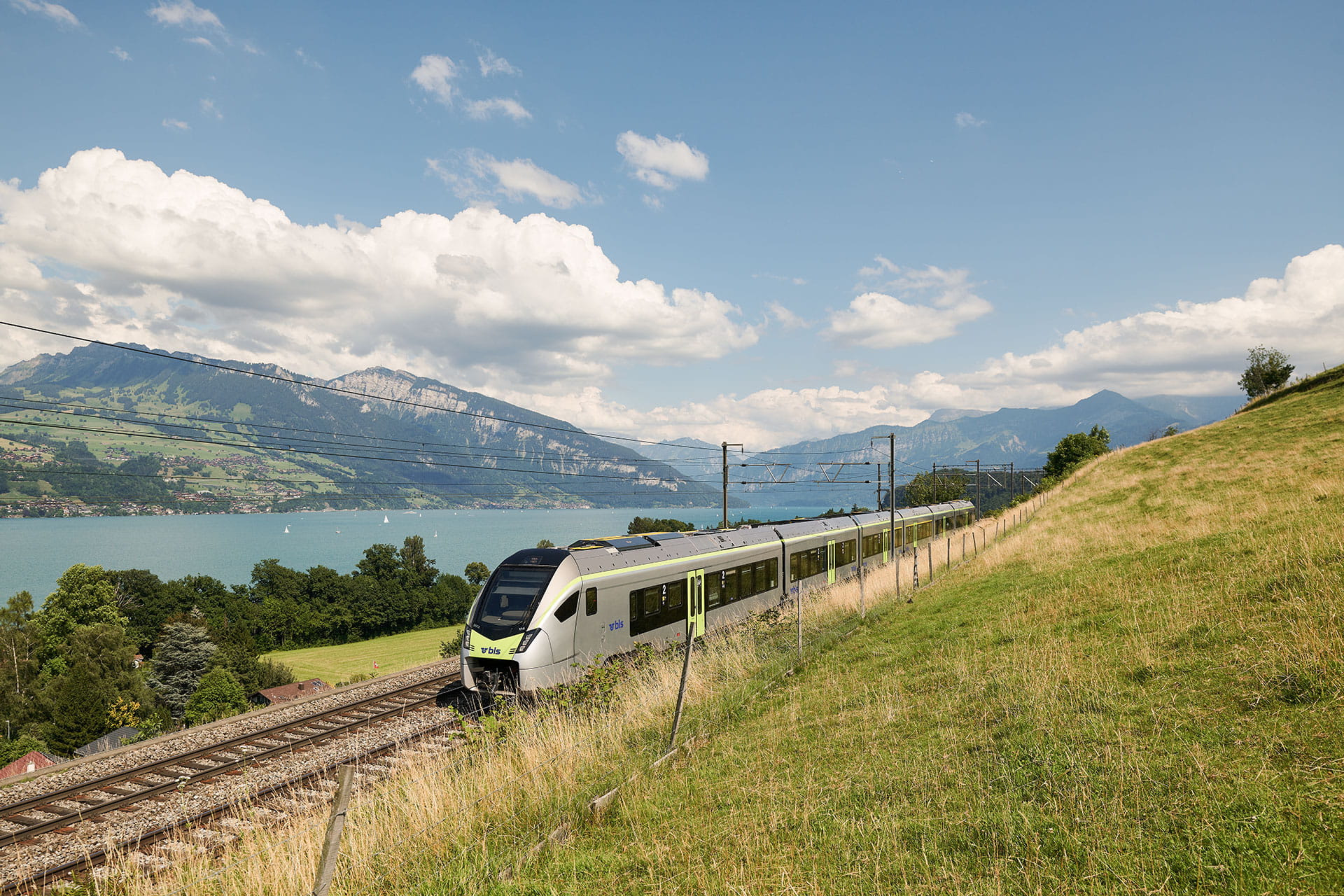 MIKA-Zug beim Thunersee