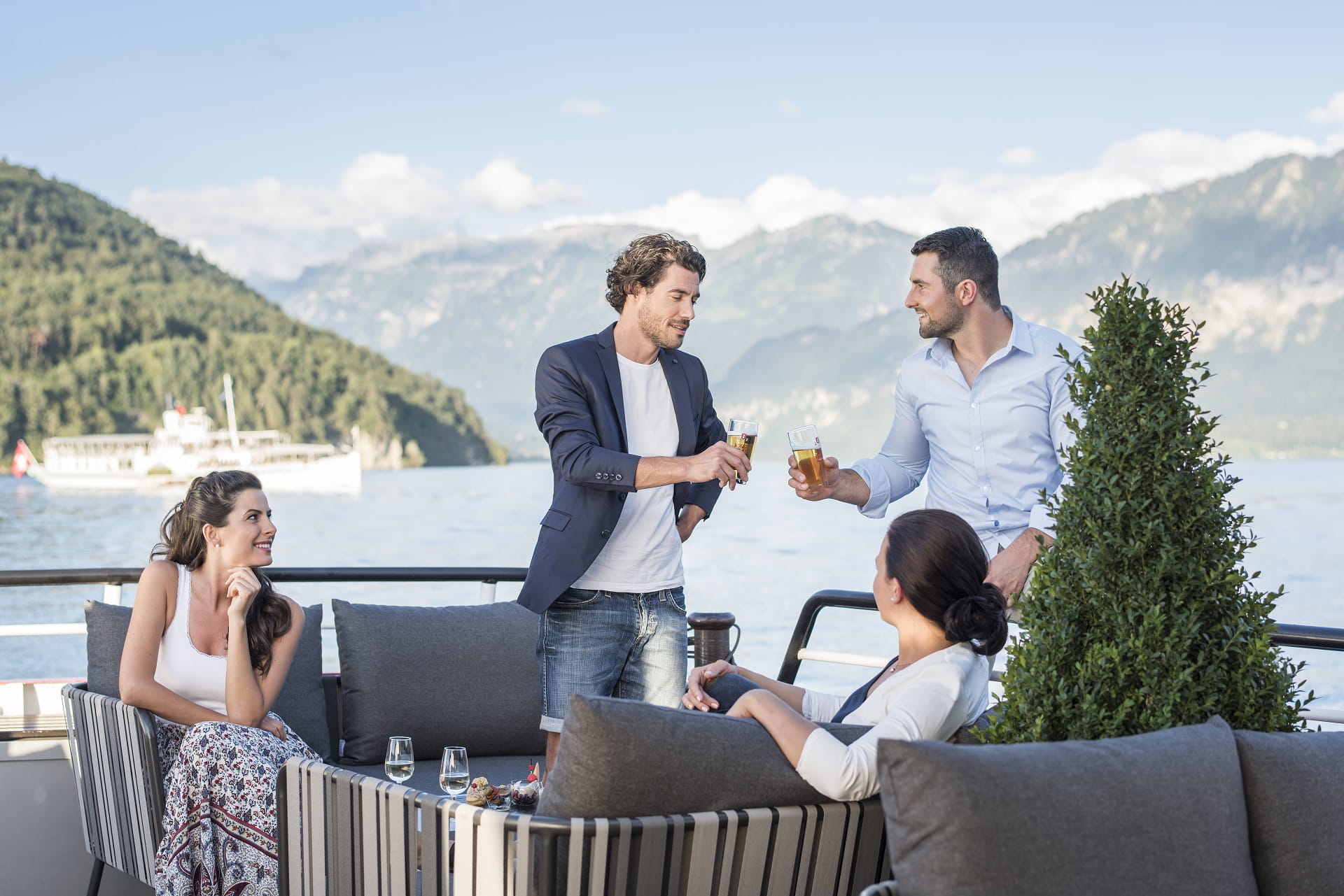 rundfahrt auf dem thunersee mit dem lounge schiff oasee events