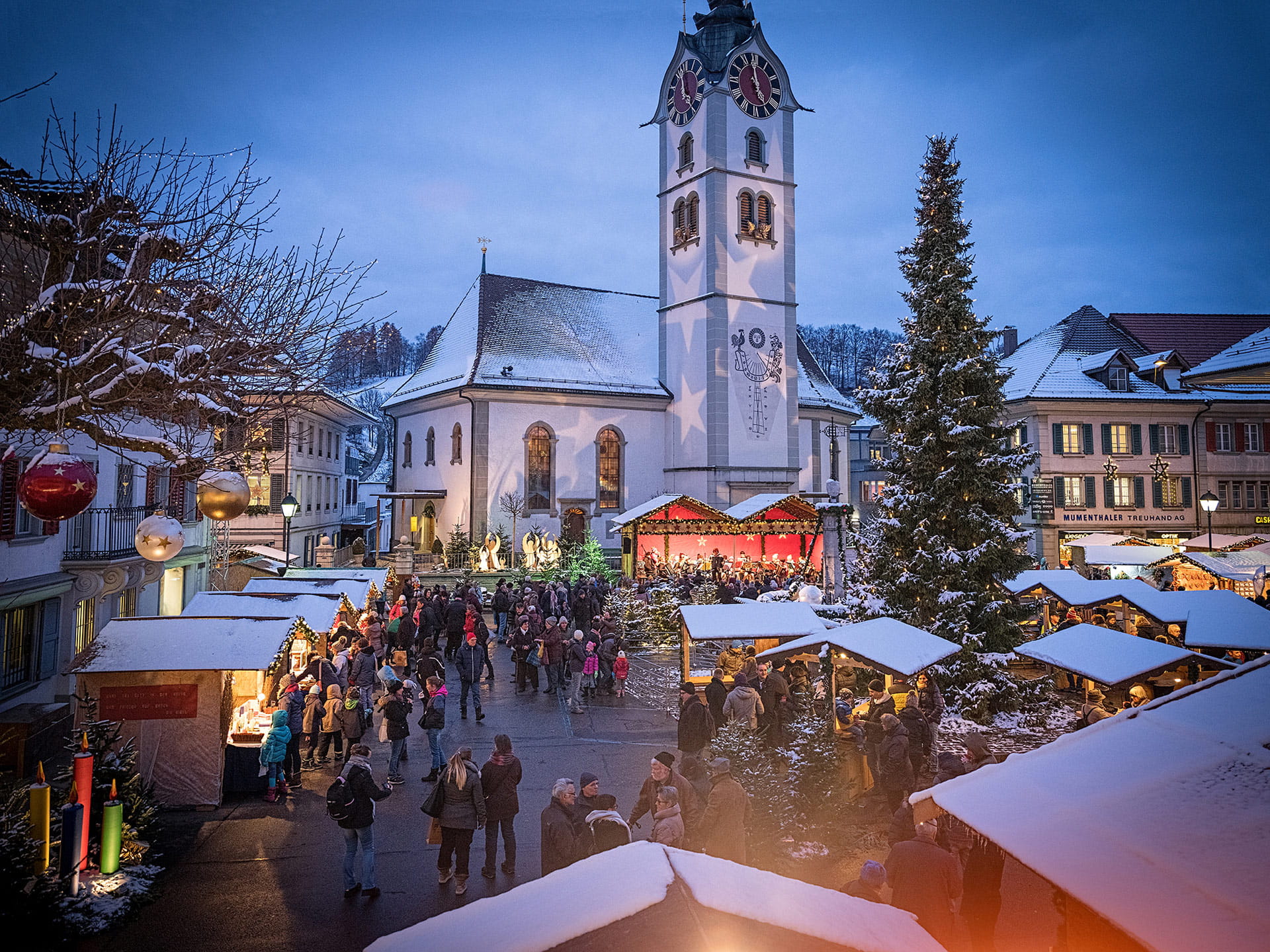 Weihnachtsmarkt Huttwil Brunnenplatz