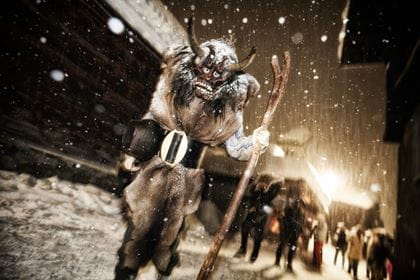 Tschaeggaettae Umzug Loetschental