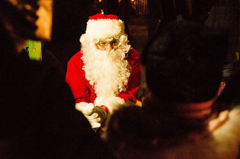 Chlouse-Märit in Spiez: Klein aber fein um Freunde zu treffen, sich auf die besinnliche Zeit einzustimmen, oder die ersten Geschenke zu finden.