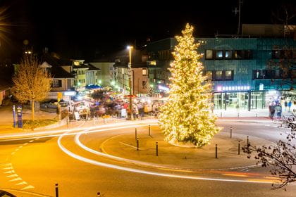 Chlouse-Märit in Spiez: Klein aber fein um Freunde zu treffen, sich auf die besinnliche Zeit einzustimmen, oder die ersten Geschenke zu finden.