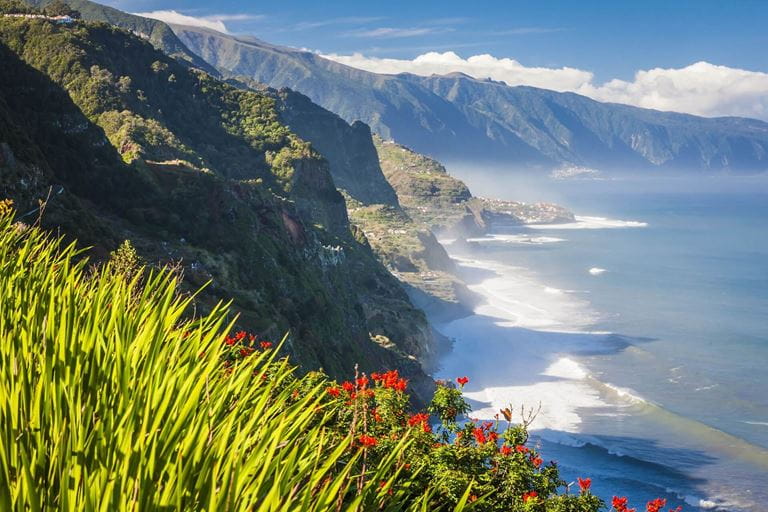 Eurotrek Wandern Madeira Ausblick Steilkueste AdobeStock_64289406