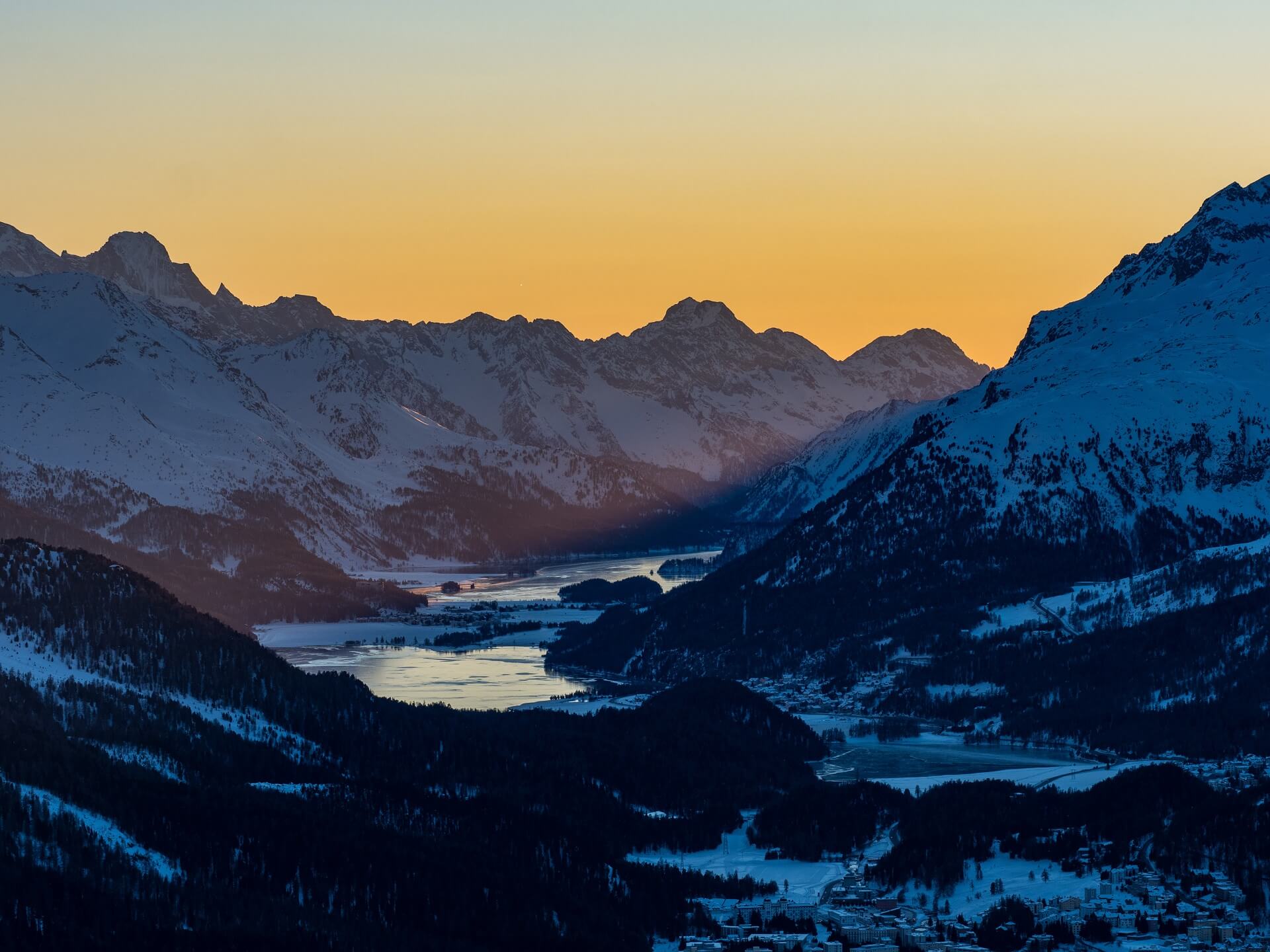 BEX Winter Oberengadin Seen AdobeStock_406134680