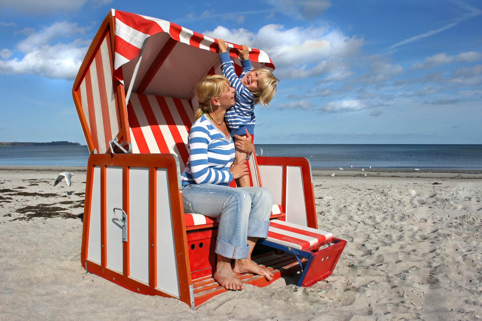 Sylt Mutter und Kind im Strandkorb