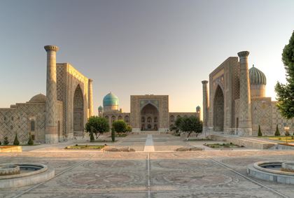 Seidenstrasse Samarkand Registanplatz