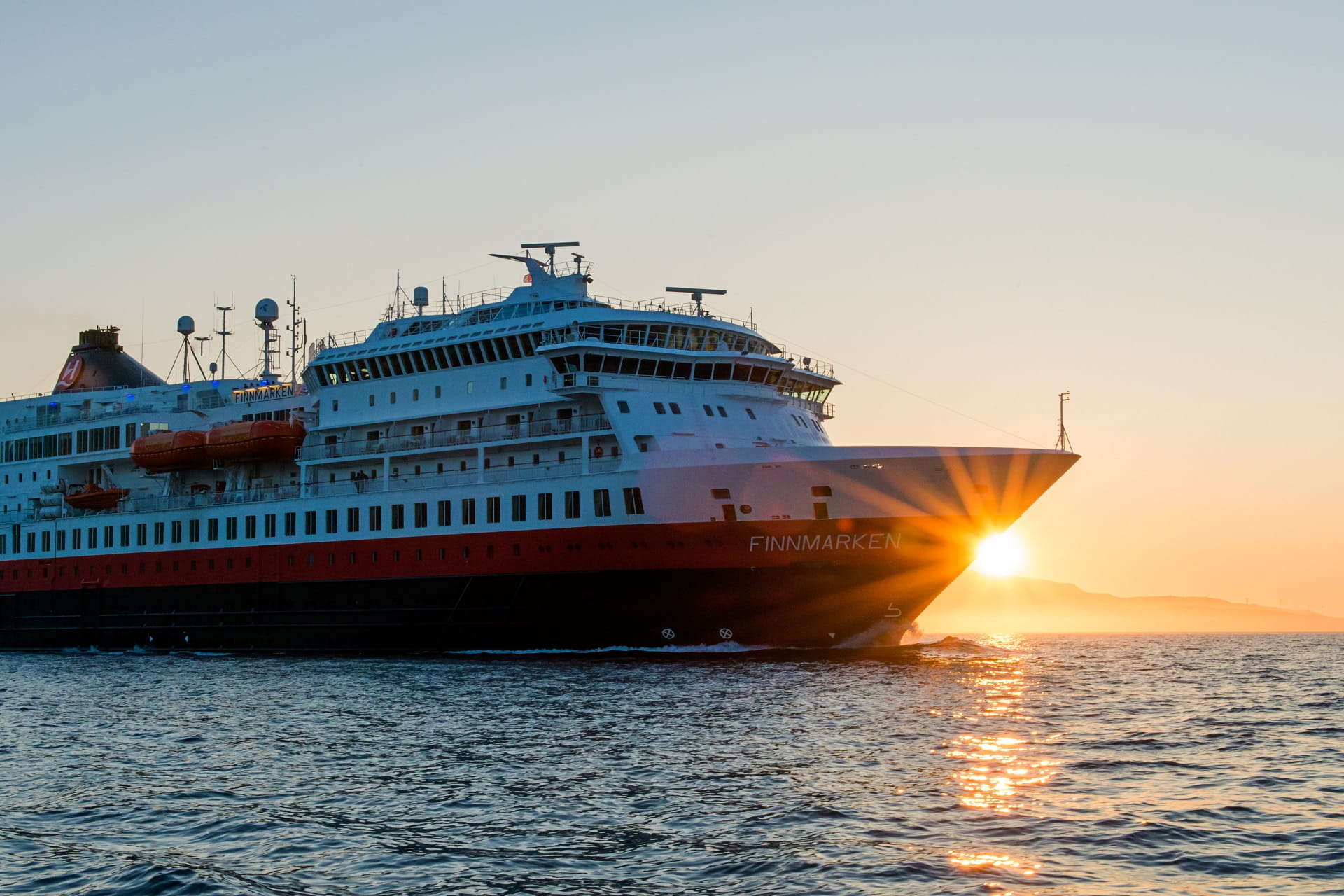 MS Finnmarken Sonnenuntergang