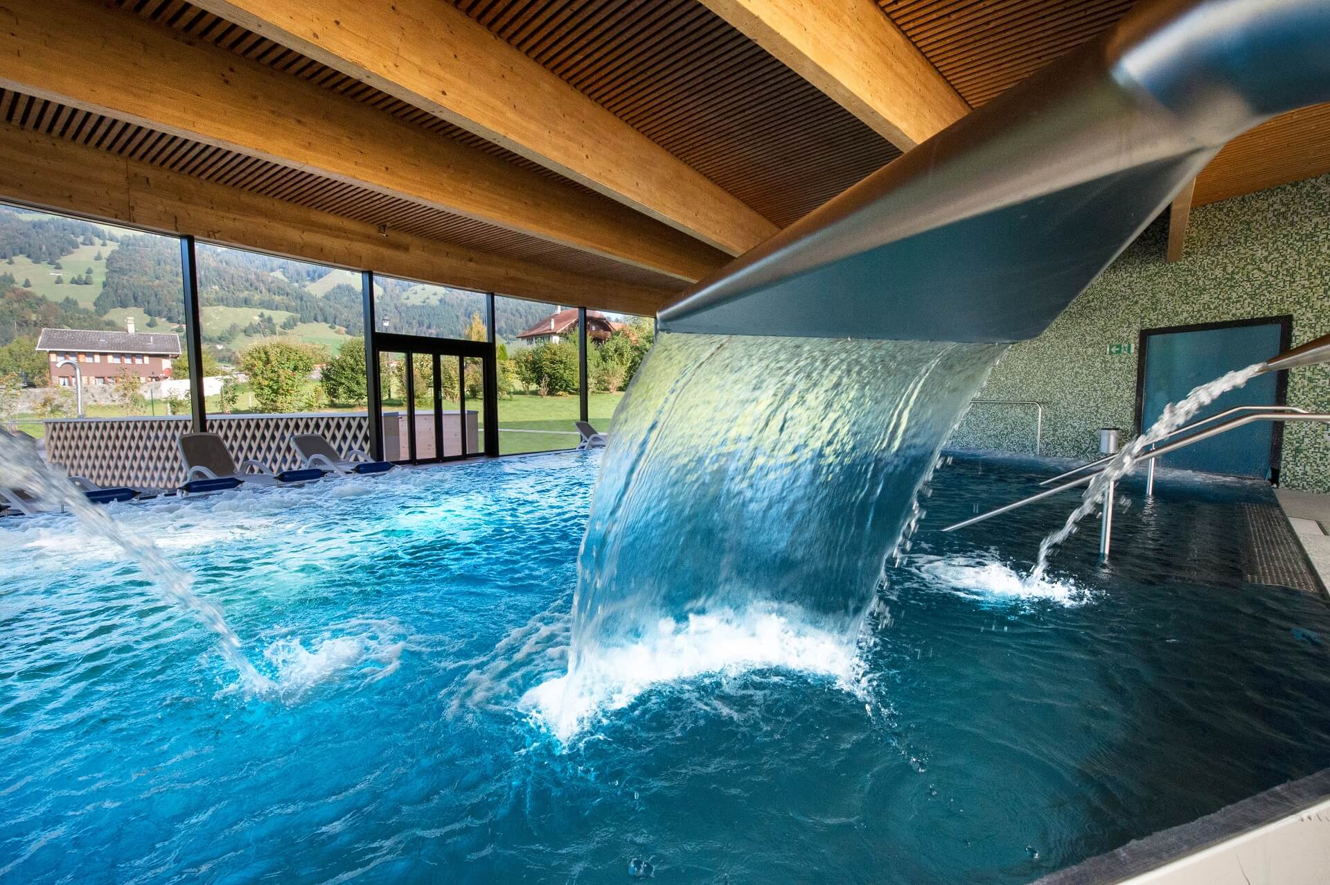 Charmey Bain de la Gruyere innen Bildrecht Hopla