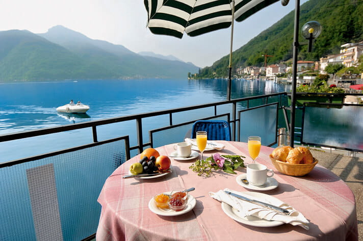 Melide Hotel Riviera Frühstück auf Terrasse