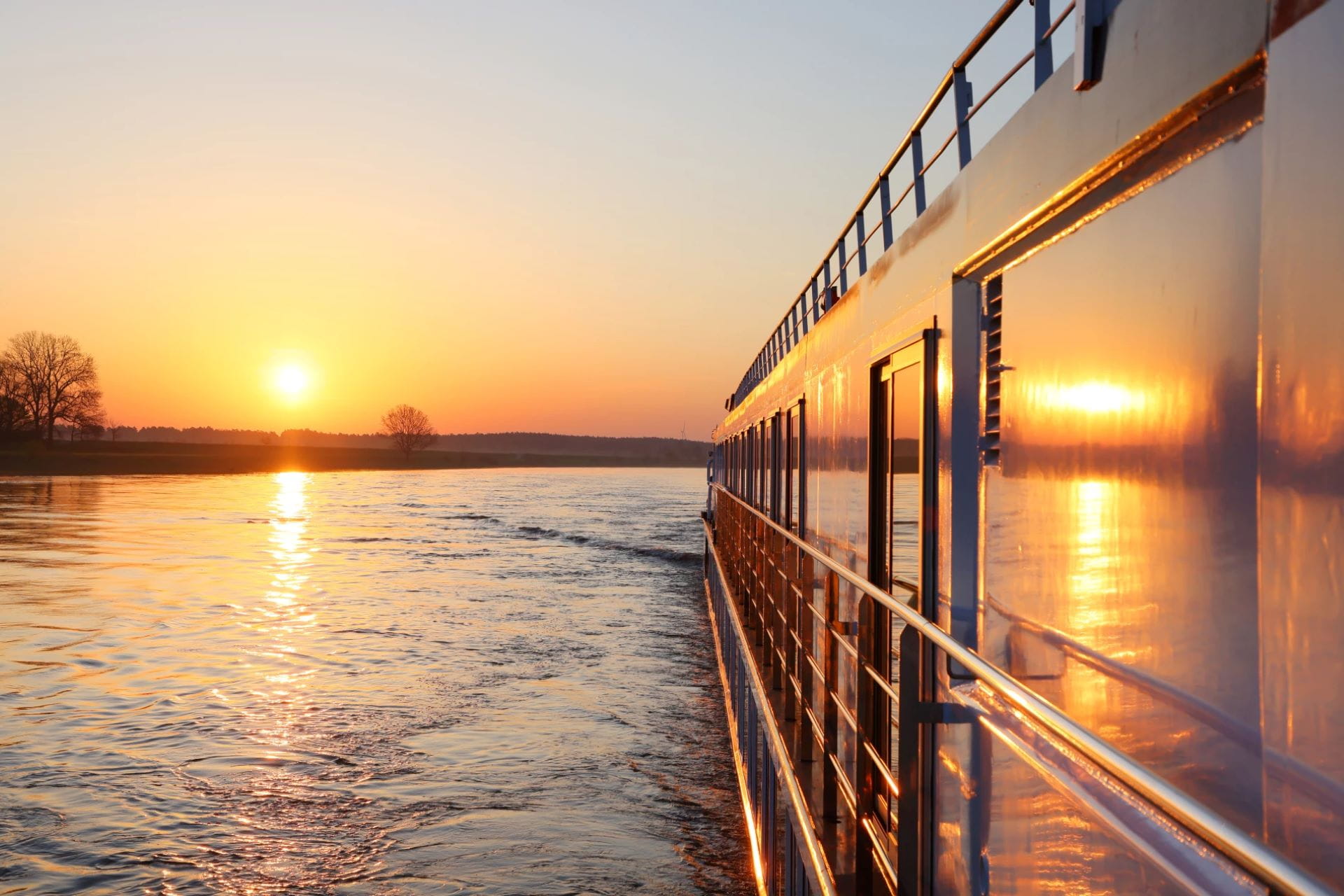Excellence Flussreisen Sonnenuntergang