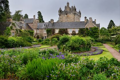 Cawdor Castle_AdobeStock_253879270