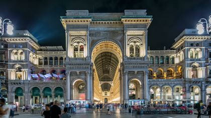 Milano Eingang Galleria Abends