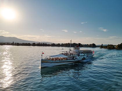 Dampfschiff Blümlisalp, Abendstimmung auf dem Thunersee Dampfschiff Blümlisalp, Abendstimmung auf dem Thunersee