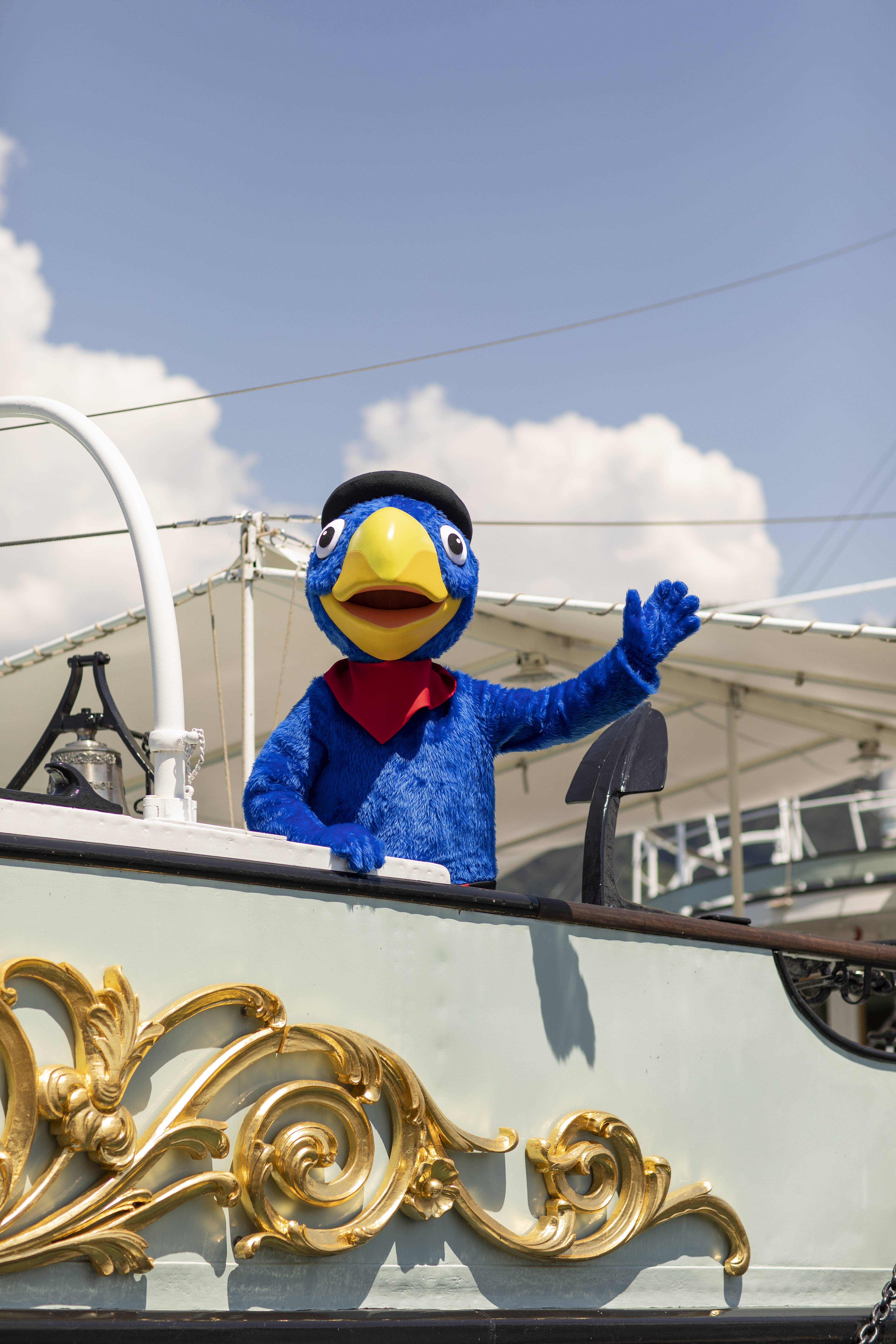 Globi winkt Bluemlisalp