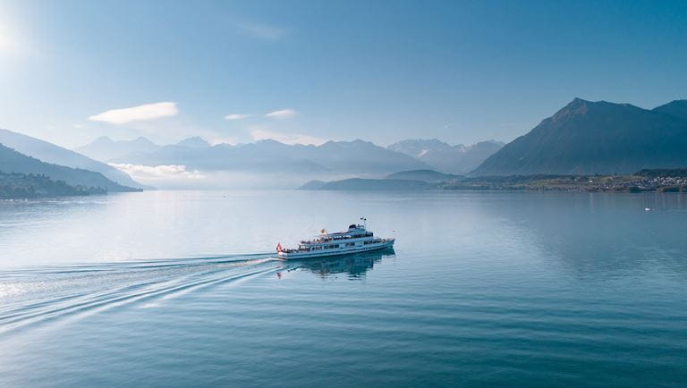 Morgenstimmung auf dem Thunersee, Motorschiff Beatus