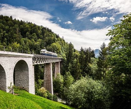 «Blauen Pfeil» auf Bunschenbachbrücke in Weissenburg  «Blauen Pfeil» auf Bunschenbachbrücke in Weissenburg