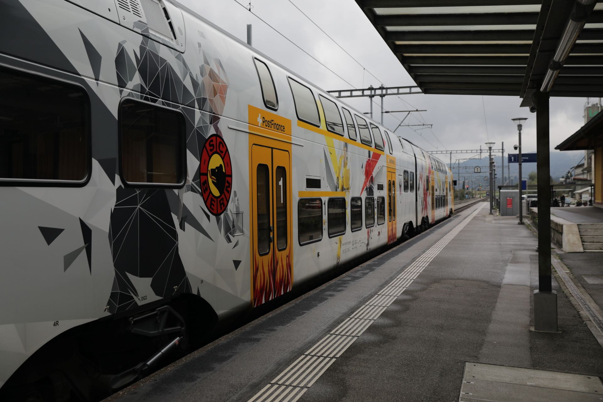 Eishockey-Werbezug der BLS