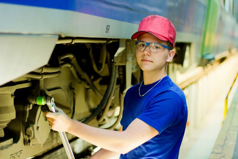 Lehrling Polymechaniker EFZ bei der BLS AG