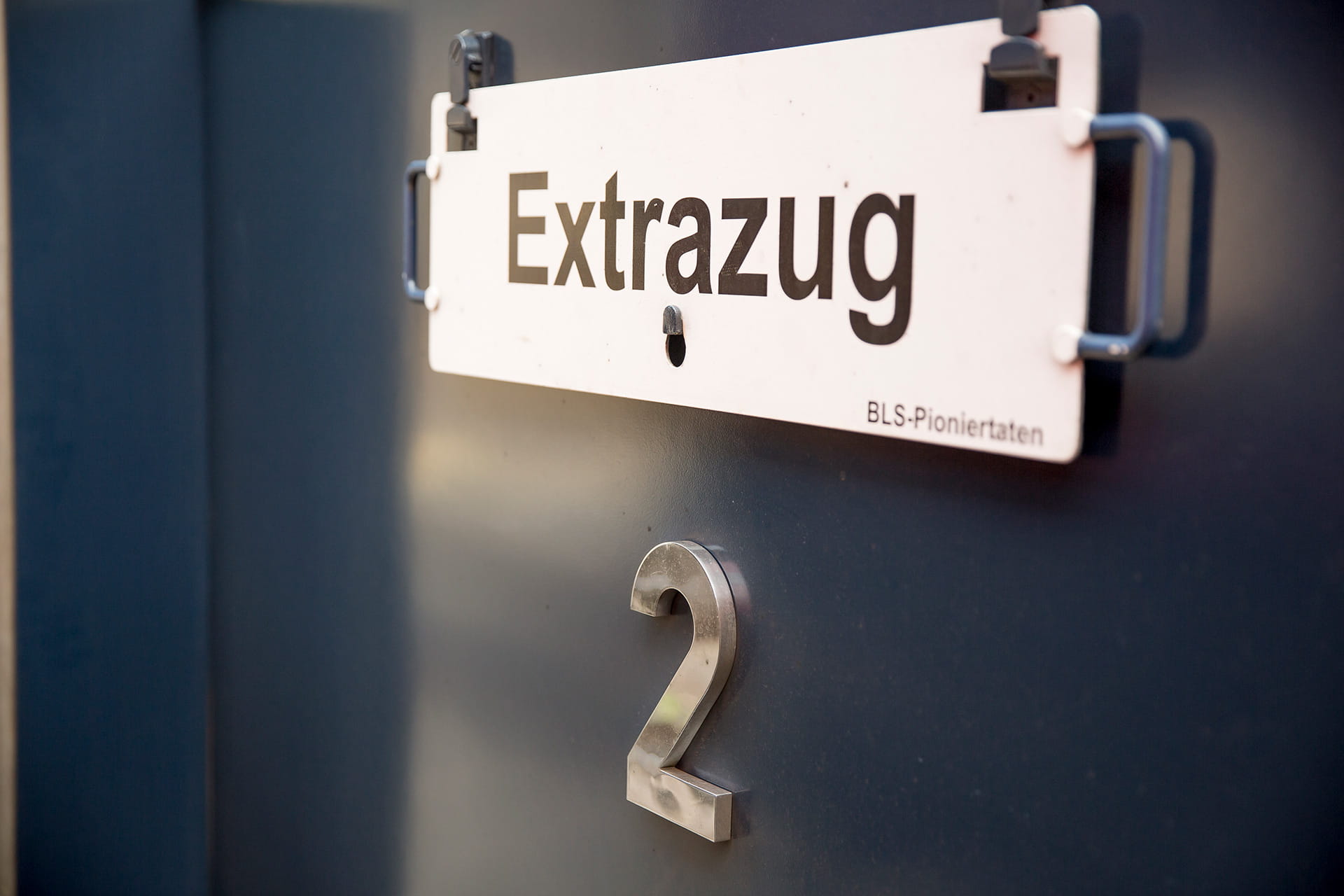 Schild Extrazug